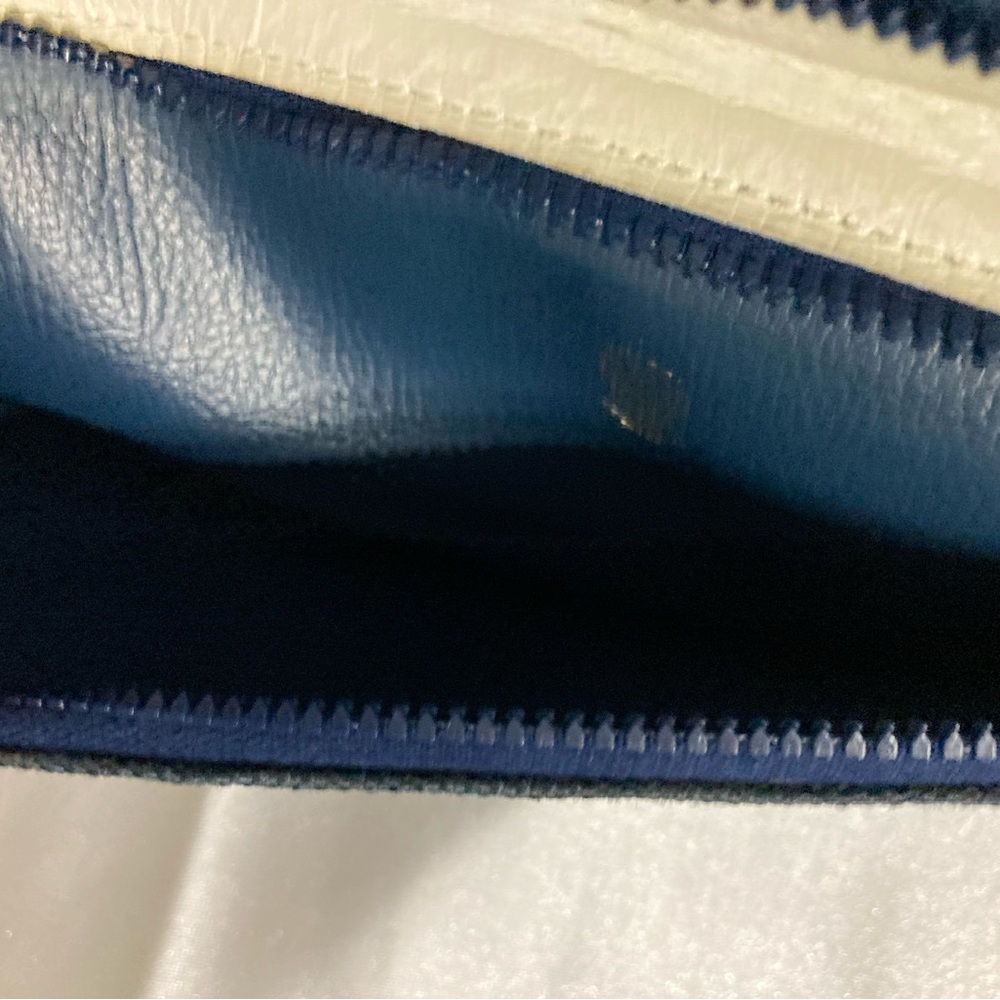 Gucci Vintage Rare Clutch. Authentic Used Condition - Picture 6 of 12